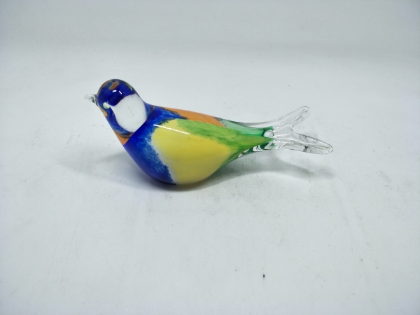 Glasvogel auf Metallstab